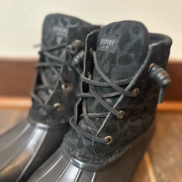Sperry Saltwater Black Cheetah Print Duck Boots - Picture 8 of 8